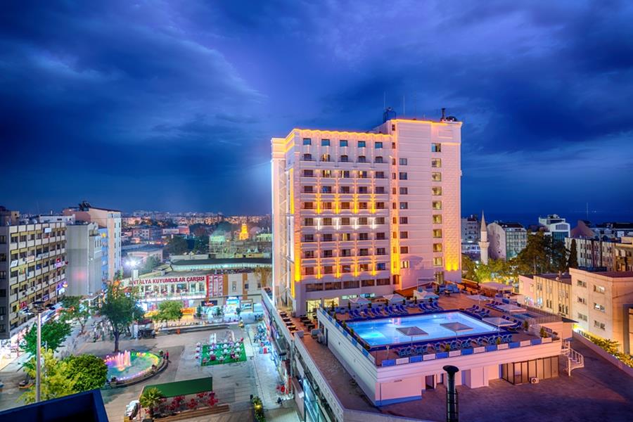 Best Western Plus Khan Hotel